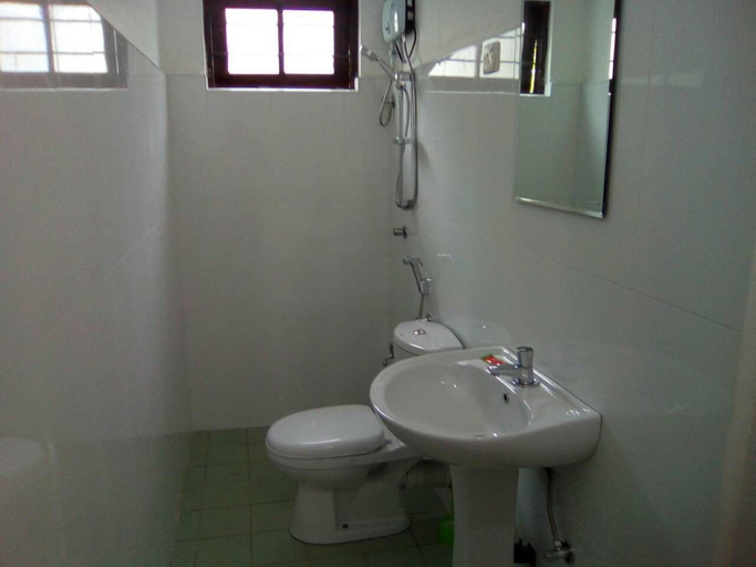 Bathroom 4, Miracle Villa, K.F.G. & G. Korale