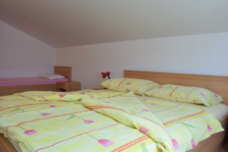 Bedroom 2, Apartments Green Oasis, Malinska-Dubašnica