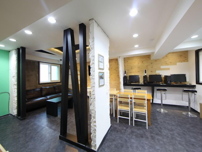 Others 5, Calli Hostel, Busanjin