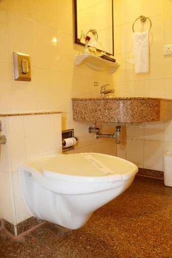 Bathroom 3, Hotel Alankar Grande, Coimbatore