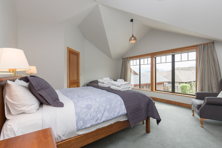 Bedroom 2, Release Wanaka - Bullock Creek Chalet, Queenstown-Lakes