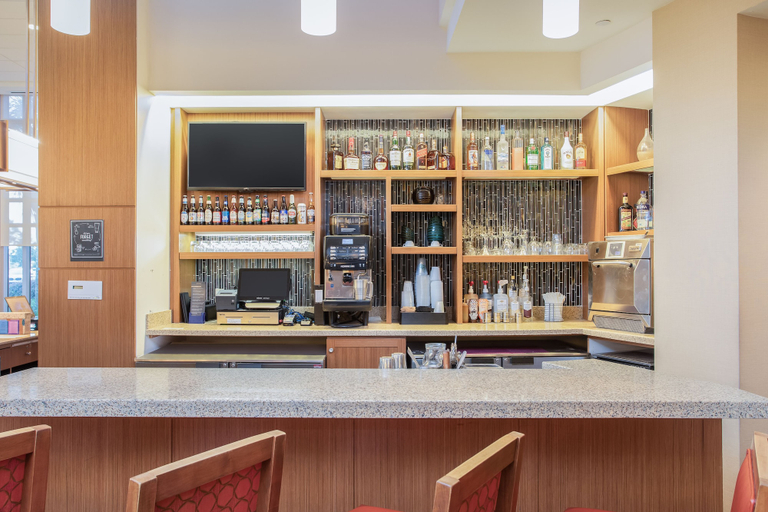 Food & Drinks 5, Hyatt Place Pensacola Airport, Escambia