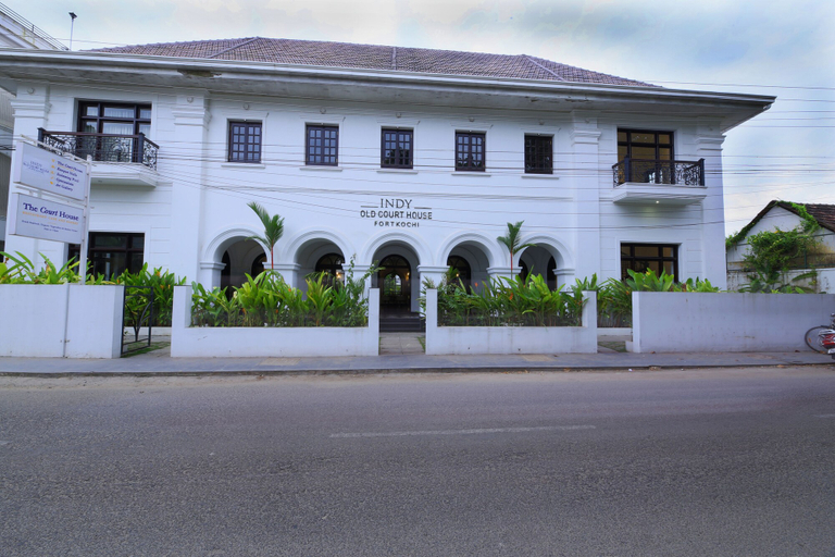Exterior & Views