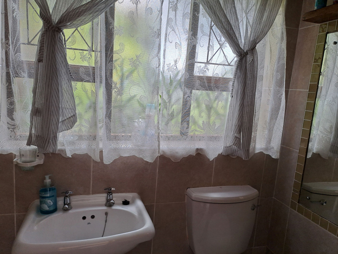 Bathroom 3, A1 Kynaston collection, Cacadu