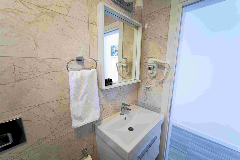 Bathroom 5, Tepehan Pansiyon, Seferihisar