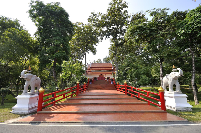 Nearby Landmark 14