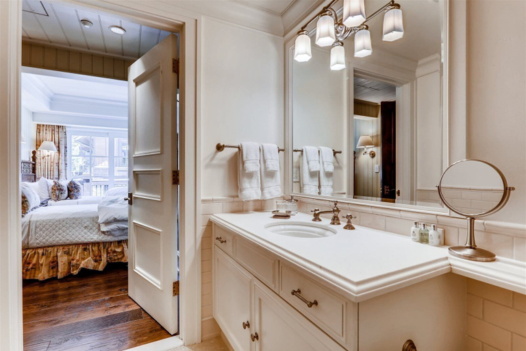 Bathroom 4, Vail VLG One Willow 3bd-joh, Eagle
