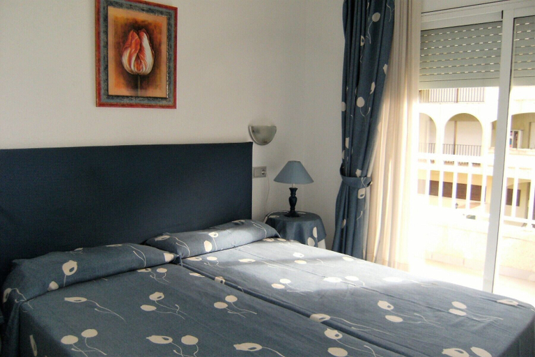Bedroom 2, Apartaments Illa Mar d'Or, Girona