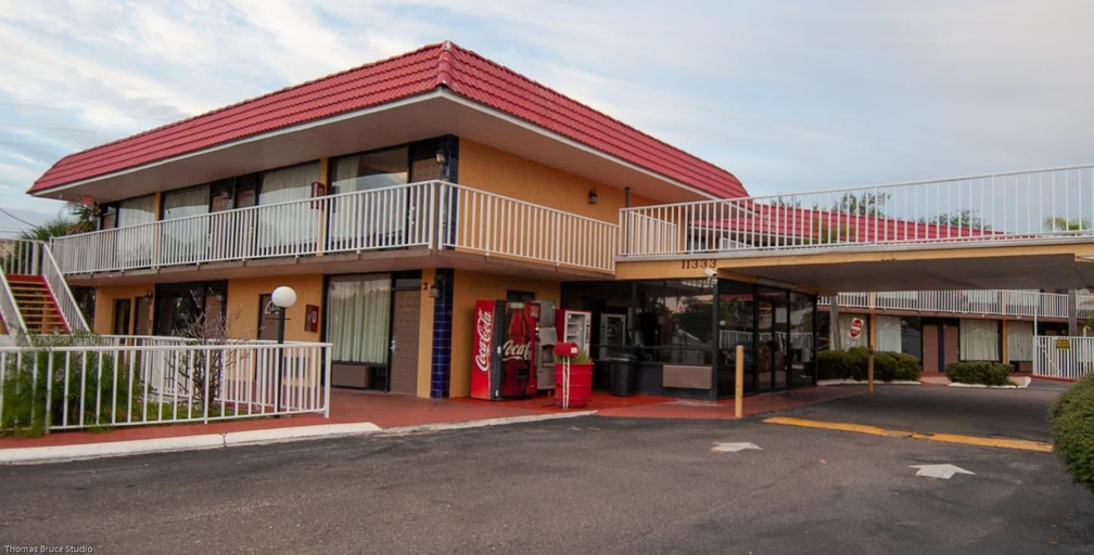 Exterior & Views 2, Express Inn & Suites Clearwater, Pinellas