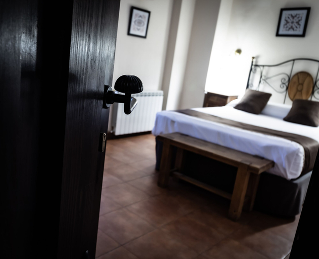 Bedroom 3, Posada Peña Pintada by Vivere Stays, Madrid
