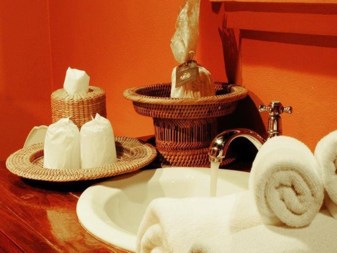 Bathroom 2, Tri Yaan Na Ros Colonial House Hotel, Muang Chiang Mai