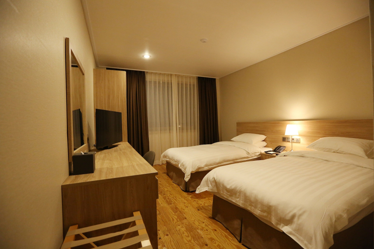 Bedroom 2, Palgong Emillia Hotel, Gunwi