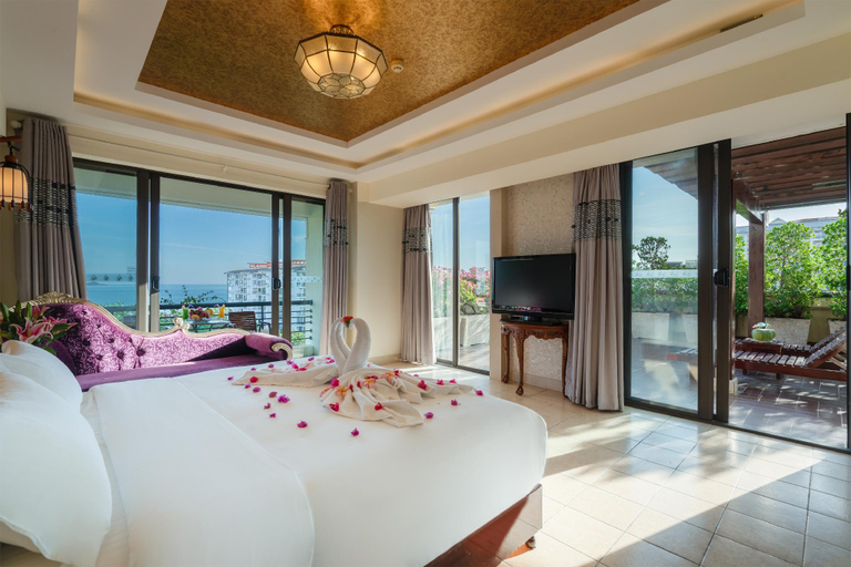 Bedroom 3, Palm Beach Resort And Spa, Sanya