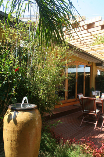 Others 5, Plantation House, Melbourne