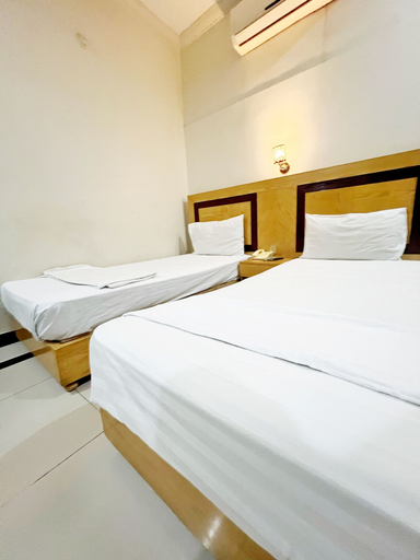 Bedroom 5, The Grand Hotel, Multan
