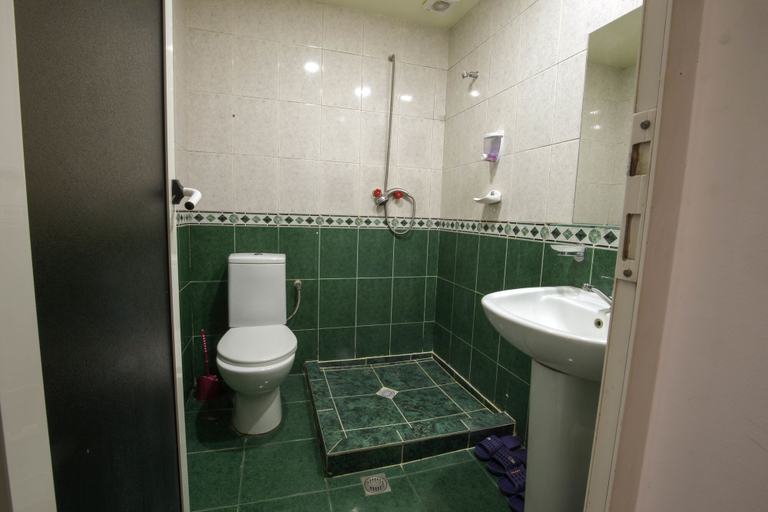 Bathroom 4, New Grand, Akhaltsikhe