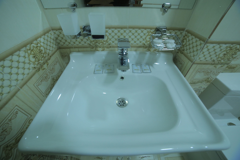 Bathroom 5, Bukhara Baraka Hotel, Buxoro