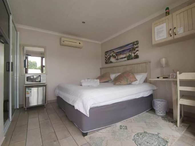 Bedroom 2, Rene's Guest House, Pixley ka Seme