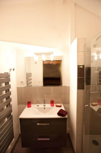 Bathroom 5, Manoir d'Orbe, Maine-et-Loire