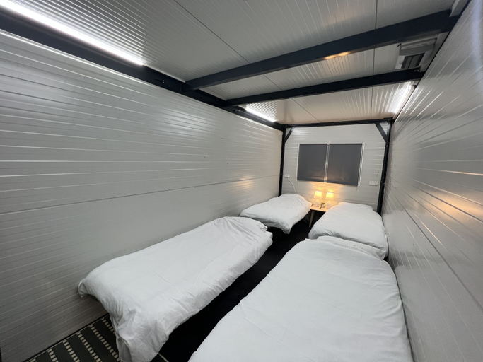 Bedroom 4, StayLets Village & Caboose Town - CF23, Gloucestershire