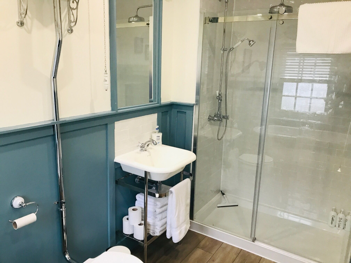 Bathroom 3, Hengoed Hideaway - Spacious 3-bed House, Caerphilly