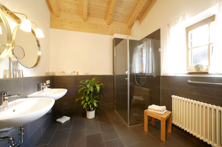 Bathroom 3, Ferienwohnungen Zugspitze, Garmisch-Partenkirchen