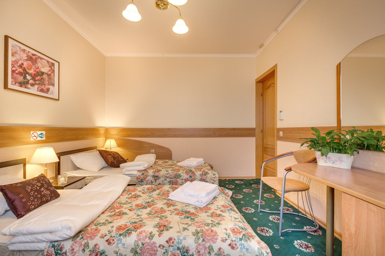 Bedroom 3, #513 OREKHOVO APARTMENTS with shared bathroom, Southern