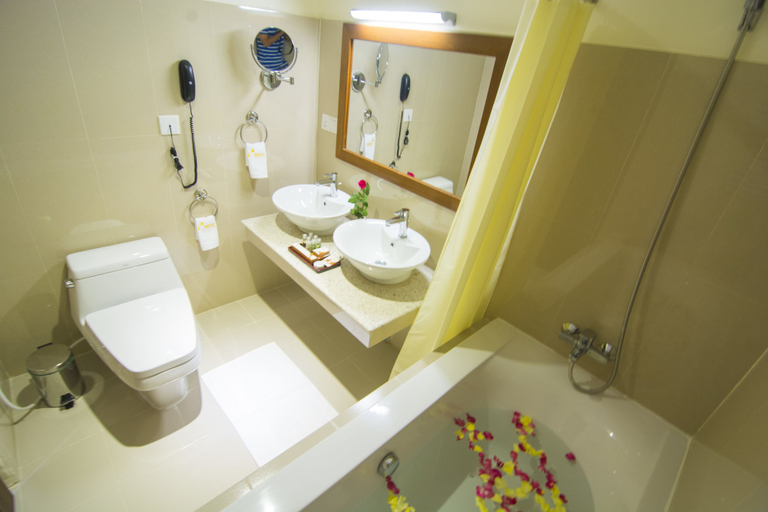 Bathroom 4, Reno Hotel, Yangon