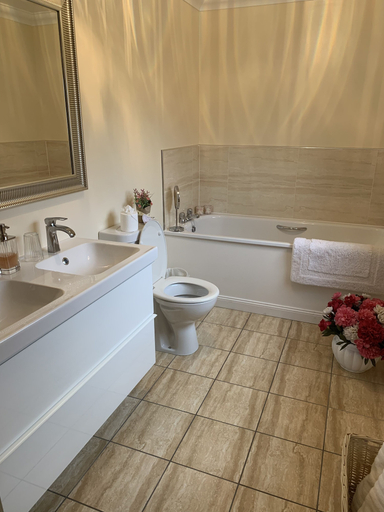 Bathroom 5, Westcourt Guest House, Highland