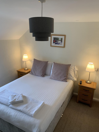 Bedroom 2, The Old Farm Hotel, Birmingham