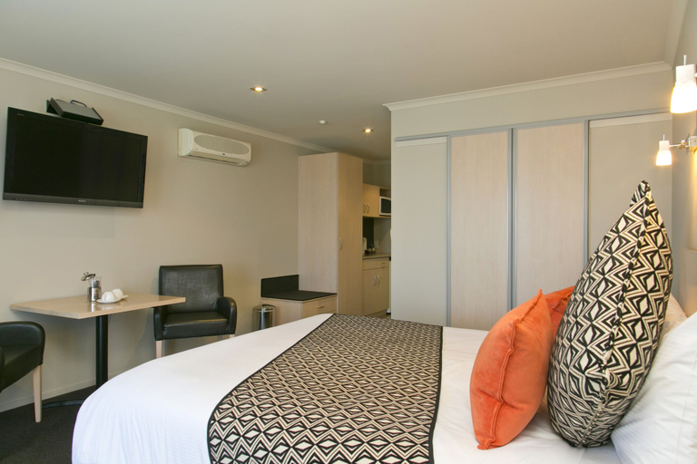 Bedroom 2, Beechtree Motel, Taupo
