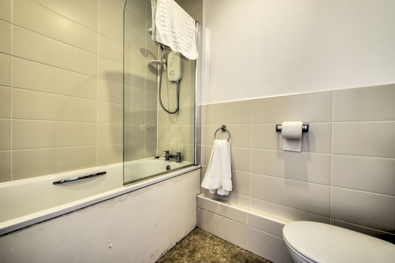 Bathroom, Johnston Terrace Apartment, Edinburgh