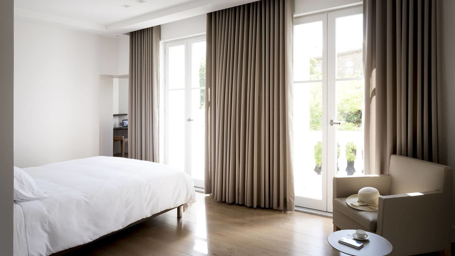Bedroom 2, Château Autignac, Hérault