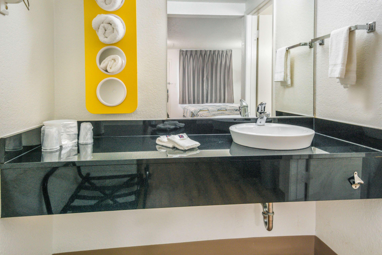 Bathroom 4, Motel 6 Irving, TX - Dallas, Irving