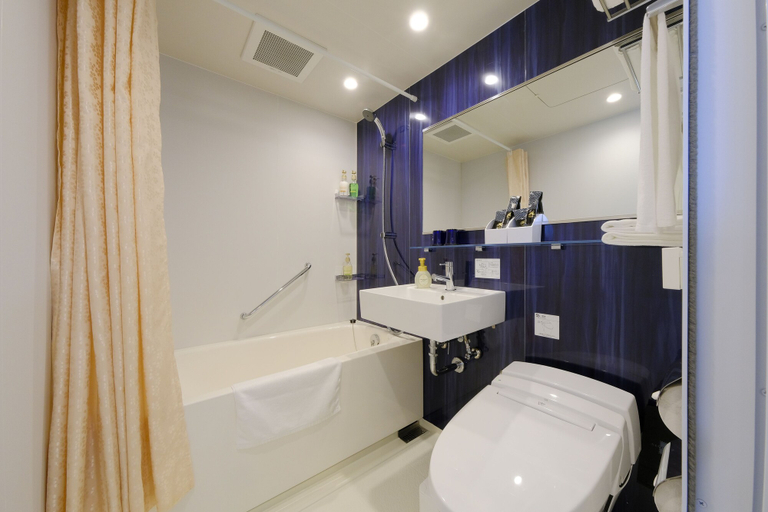 Bathroom 5, Hotel Grandolce HAKATA, Fukuoka