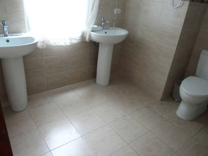 Bathroom 3, Gala Tower Condo & Hotel, Port-au-Prince