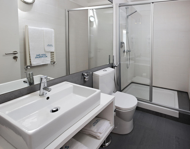 Bathroom 5, Casa das Aguarelas, Mafra