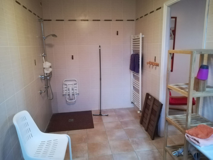 Bathroom 5, La Halte du Pelerin Chambres d'hôtes, Vendée