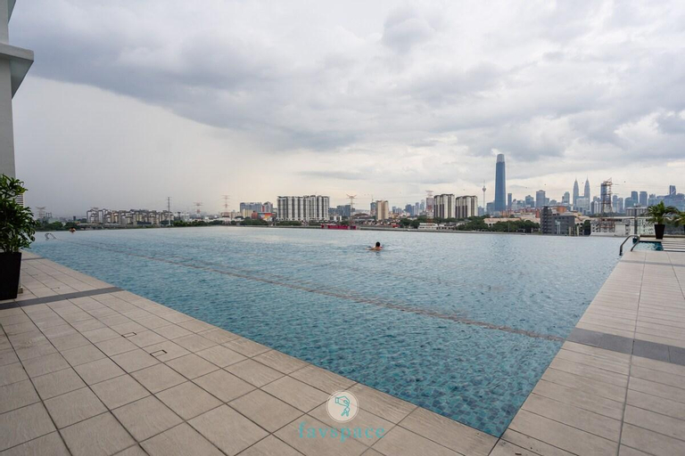 Sport & Beauty 4, Lovely 4-bedroom condo with pool for 6 pax -Cheras, Kuala Lumpur