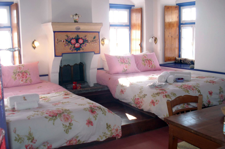 Bedroom 3, Saxonis Houses & Saxonis Villa, Epirus