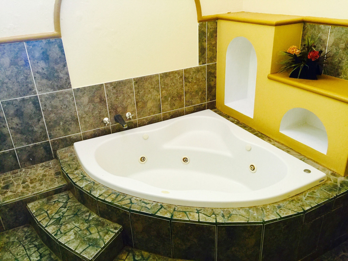 Bathroom 4, Guamúchil Parque Acuático & Cabañas, Etzatlán