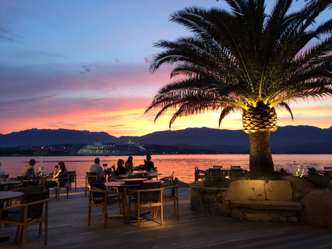 Food & Drinks 5, Village Del Mar, Haute-Corse
