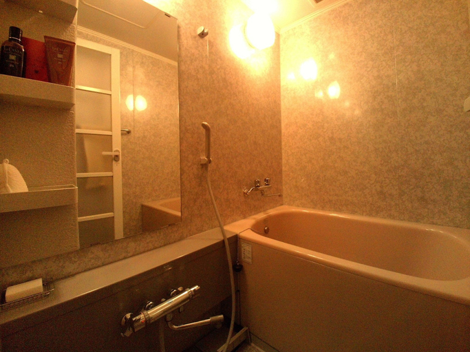 Bathroom 3, Joga Kebo, Gujō