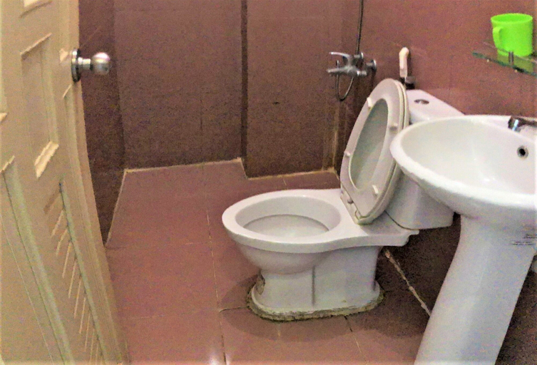 Bathroom 4, Khanh Dang Hotel, Bien Hoa