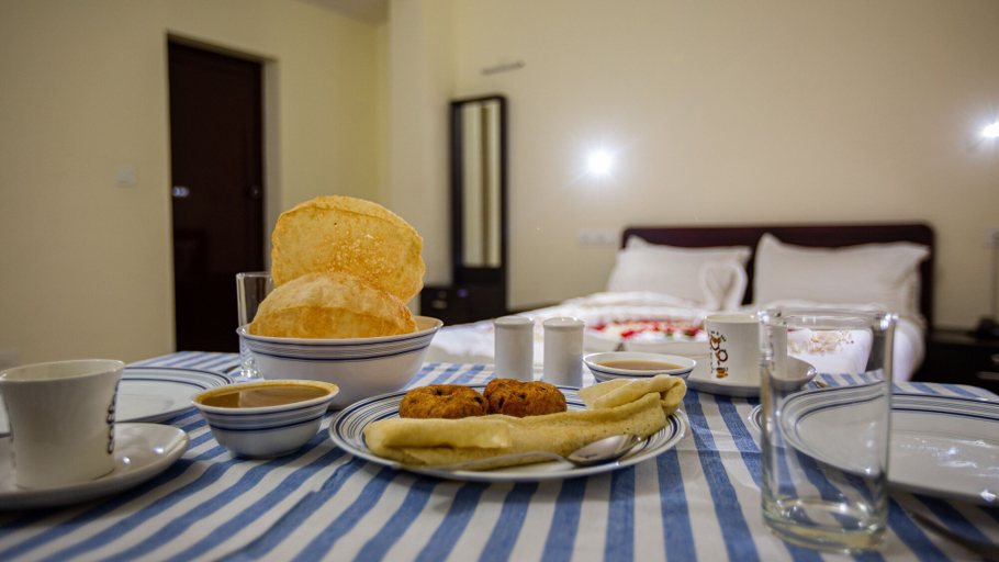 Food & Drinks 5, Woodside Residency Thekkady, Theni