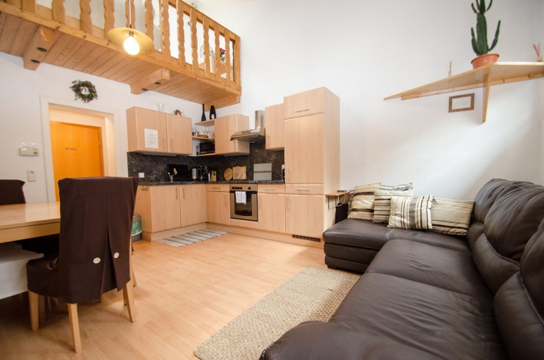 Others 5, Apartment 3-room-maisonette, Zell am See