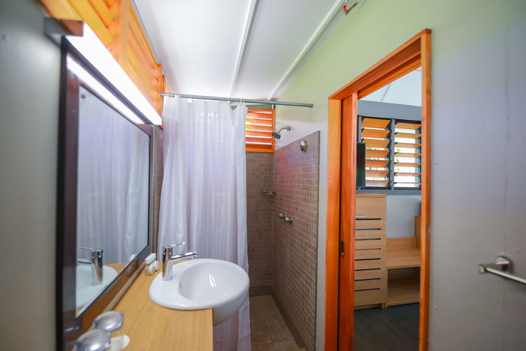 Bathroom 5, Serenity Island Resort, Ba