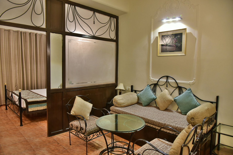 Others 5, Jullundur Hotel, Chandigarh