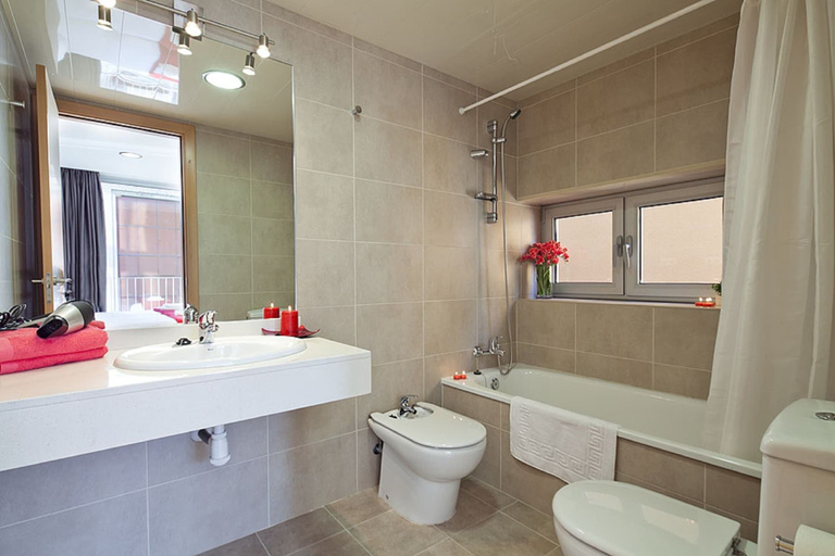 Bathroom 4, Charmsuites Nou Rambla, Barcelona