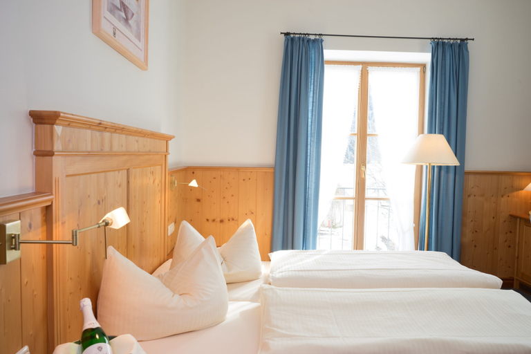 Bedroom 3, Klosterhotel Ludwig der Bayer, Garmisch-Partenkirchen